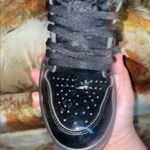 Jordan metallic gold 1s